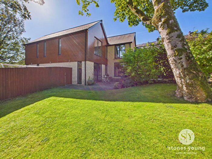 4 Bedroom Detached House For Sale In Halley Road, Darwen, BB3