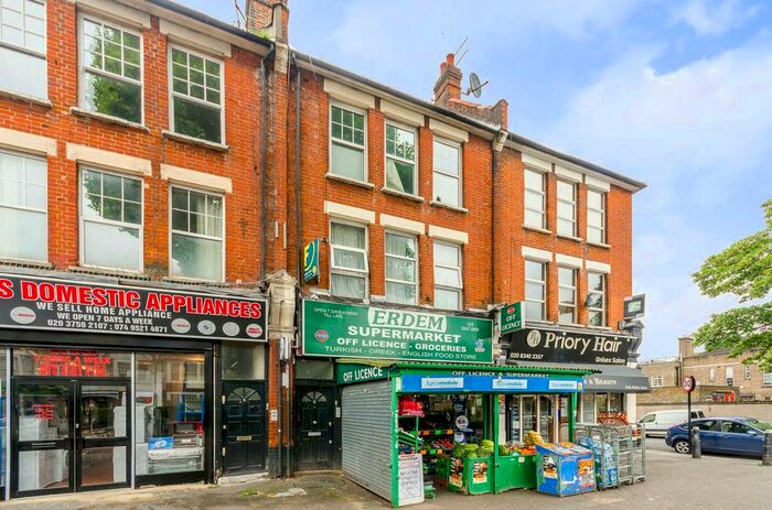 2 Bedroom Flat To Rent In Priory Road, Crouch End, London, N8