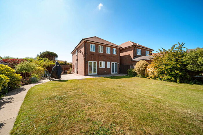 4 Bedroom Detached House For Sale In Bonham Close, Belvedere, DA17