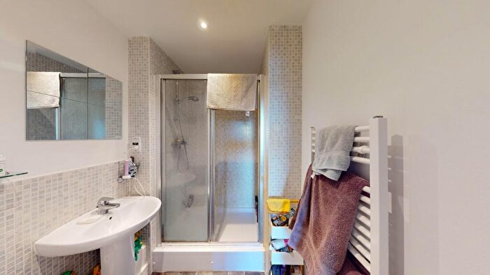 2 Bedroom Apartment To Rent In Cherrywood Lodge, Hither Green, London, SE13