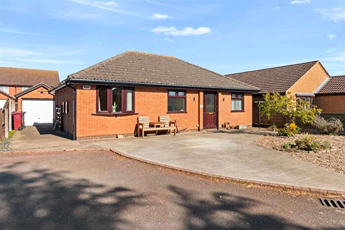 3 Bedroom Retirement Property For Sale In Woods Meadow, Hibaldstow, Brigg, North Lincolnshire, DN20