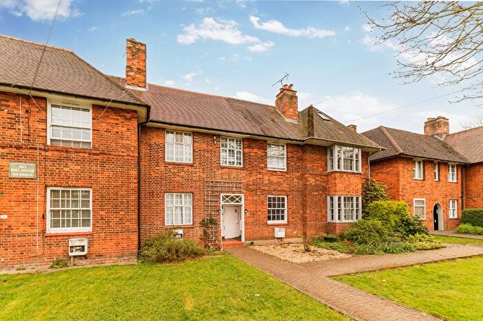 6 Bedroom Terraced House To Rent In Henchman Street, East Acton, W12