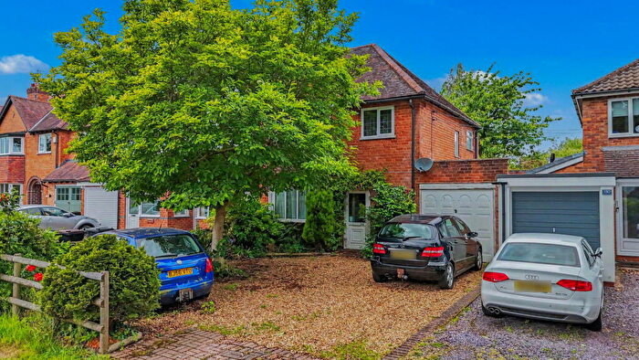 3 Bedroom Semi-Detached House For Sale In Station Road, Wythall, Birmingham, B47