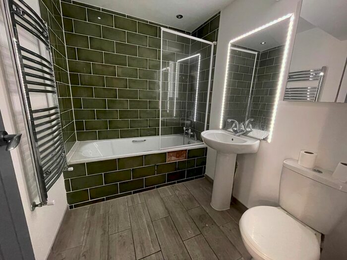 2 Bedroom Flat To Rent In Elgin Road, Ilford, IG3