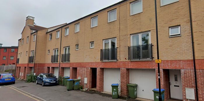 3 Bedroom Terraced House To Rent In Whitestar Place, SO14