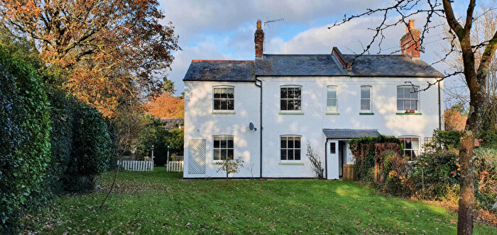 4 Bedroom Semi-Detached House To Rent In Fordingbridge, Hants, SP6