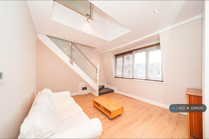 1 Bedroom Flat To Rent In East Sheen, London, SW14