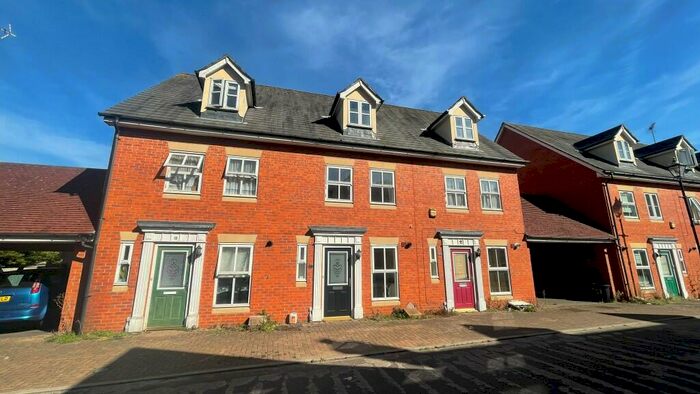 5 Bedroom Terraced House To Rent In Hatcher Crescent, Colchester, Essex, CO2