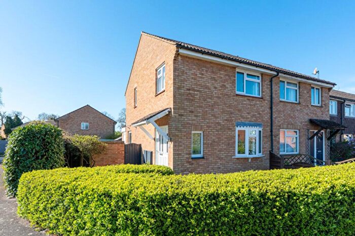 3 Bedroom End Of Terrace House For Sale In Great Close Road, Yarnton, OX5