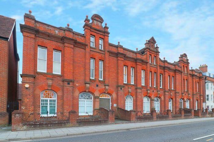 2 Bedroom Flat To Rent In Canterbury, CT2