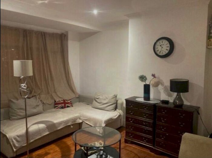 1 Bedroom Flat To Rent In Harrow View, Harrow, HA1