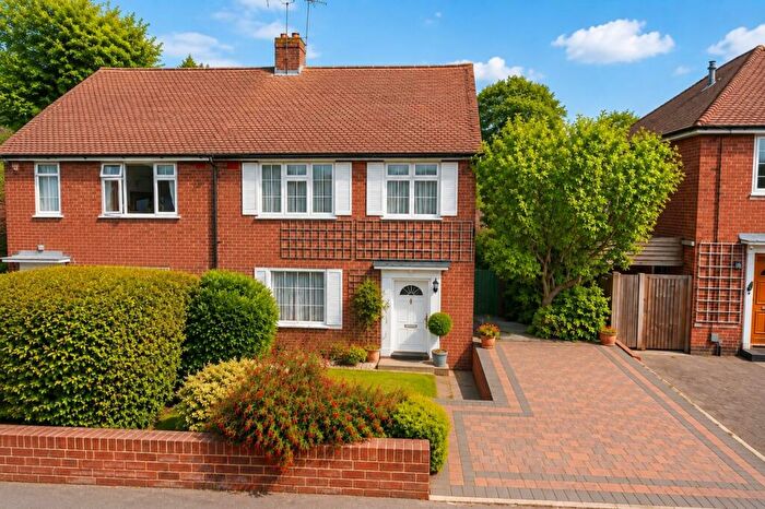 3 Bedroom Semi-Detached House For Sale In Cottonmill Lane, St. Albans, AL1