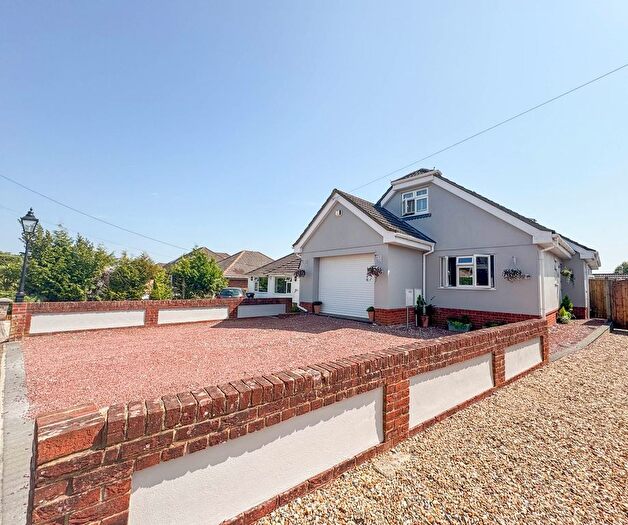 5 Bedroom Chalet For Sale In Freemans Lane, Wimborne, BH21