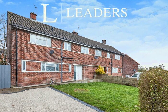 4 Bedroom Semi-Detached House To Rent In Priestley Avenue, Stretton, Alfreton, DE55