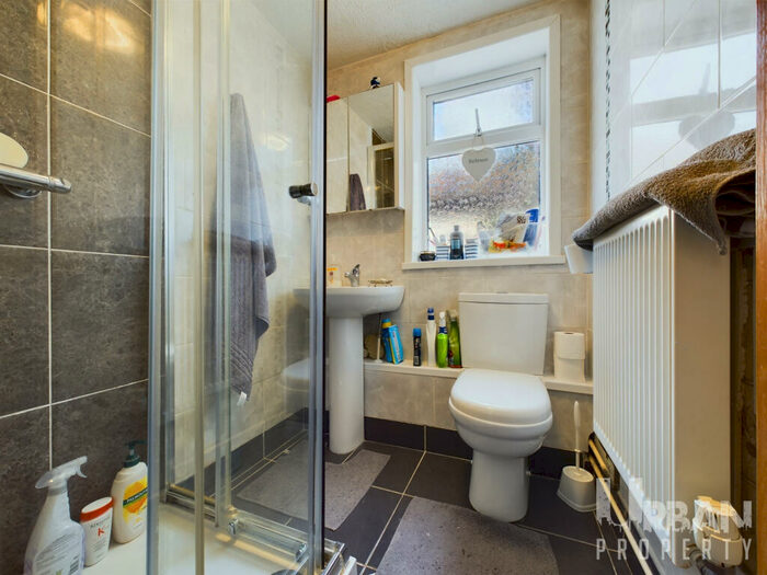 3 Bedroom Terraced House For Sale In Dryden Street, Hull, Yorkshire, HU8