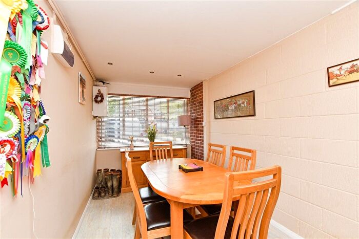 4 Bedroom Detached House For Sale In Grasslands, Smallfield, Surrey, RH6