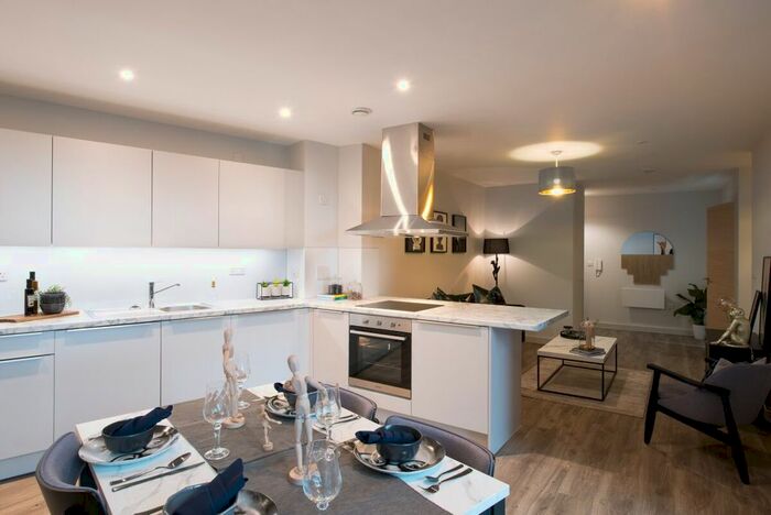 2 Bedroom Flat To Rent In The Quay Loop Road, Salford Quays, M50