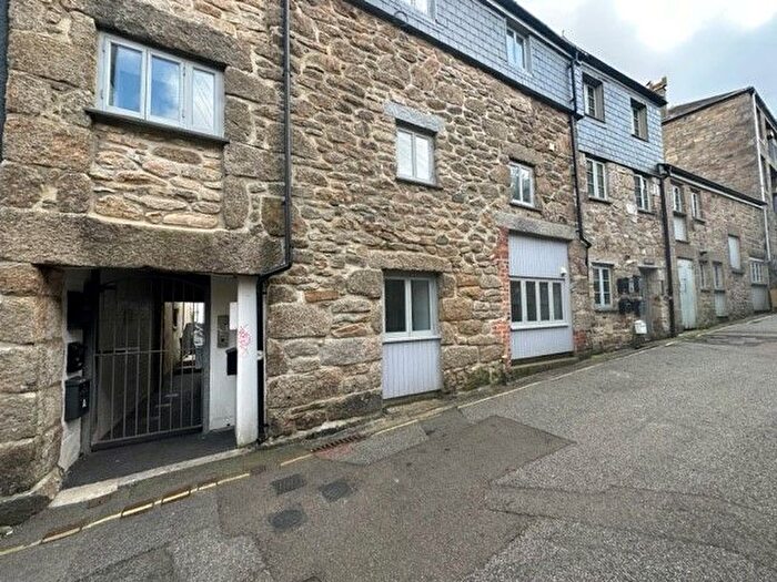 2 Bedroom Flat To Rent In The Barn, Penzance, TR18