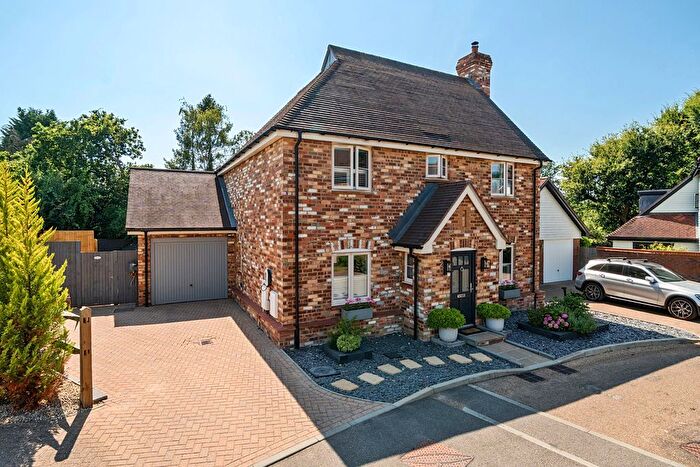 4 Bedroom Detached House For Sale In Cherry Tree Lane, Ewhurst, Cranleigh, GU6
