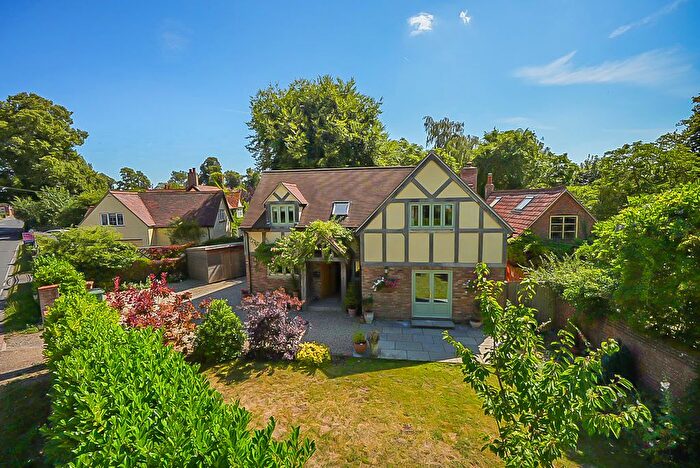 4 Bedroom Detached House For Sale In Oxford Road, Benson, Wallingford, Oxfordshire, OX10