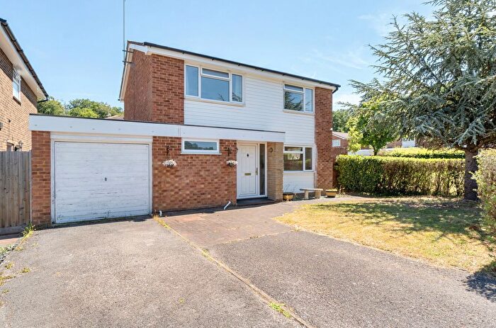 4 Bedroom Detached House For Sale In Ravens Close, Knaphill, Woking, GU21
