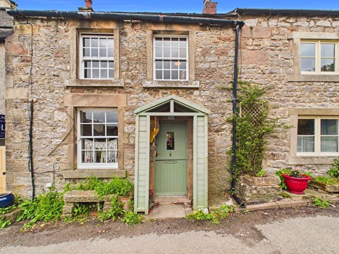 3 Bedroom Cottage For Sale In Ember Lane, Bonsall, DE4