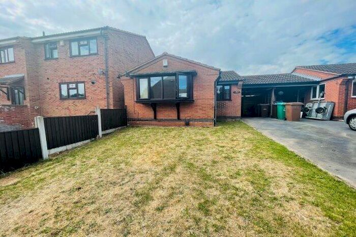 2 Bedroom Bungalow To Rent In Harvest Close, Nottingham, NG5