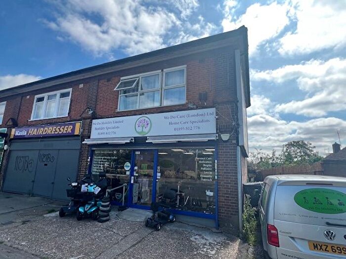 3 Bedroom Flat To Rent In High Street, Uxbridge, UB8