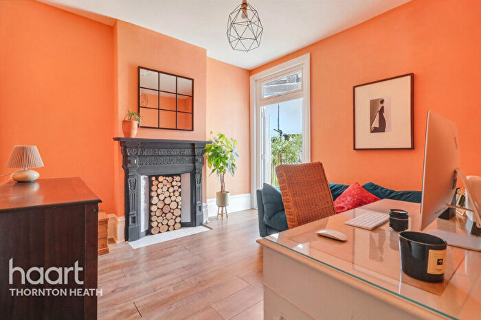 3 Bedroom Semi-Detached House For Sale In Broughton Road, Thornton Heath, CR7