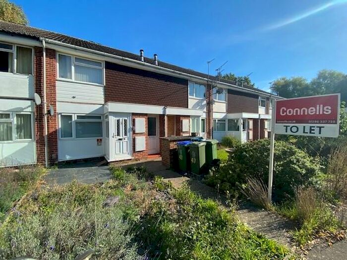 1 Bedroom Maisonette To Rent In Rowland Way, Aylesbury, HP19