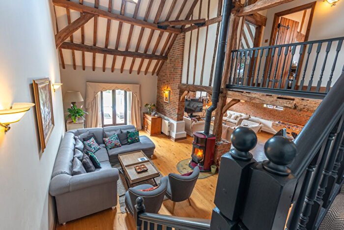 5 Bedroom Barn Conversion For Sale In Waltham Road, Maidenhead, SL6