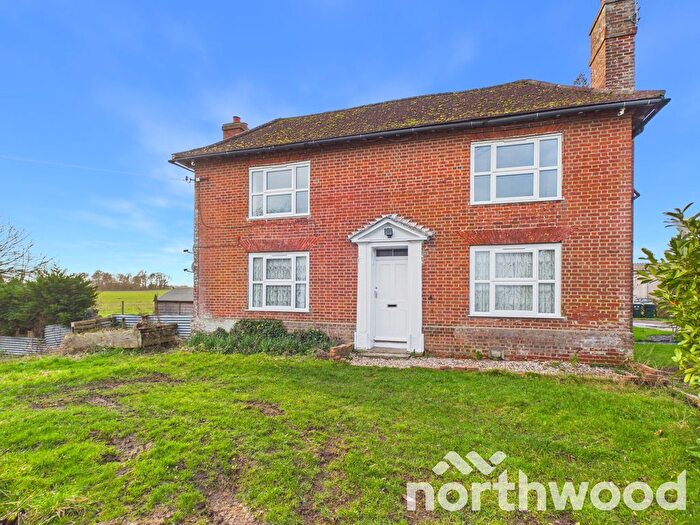 3 Bedroom Flat To Rent In Canterbury Road, Boughton Aluph, TN25