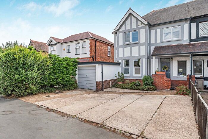 4 Bedroom Semi-Detached House For Sale In Fordbridge Road, Ashford, Surrey, TW15