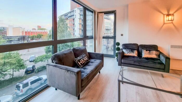 2 Bedroom Flat To Rent In City Road East, Manchester, M15