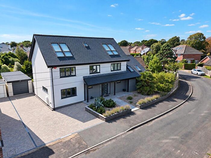 5 Bedroom Detached House For Sale In Spring Road, Lymington, SO41