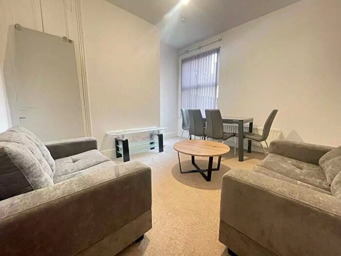 4 Bedroom Terraced House To Rent In Acomb Street, Manchester, M14