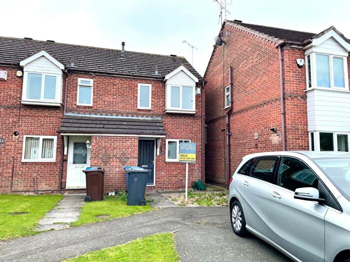 2 Bedroom Town House To Rent In Derventio Close, Chester Green, DE1