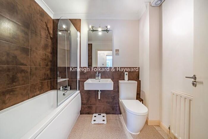 2 Bedroom Apartment To Rent In London Lane Bromley, BR1