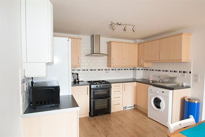 1 Bedroom Flat For Sale In Coleridge Way, Borehamwood, WD6