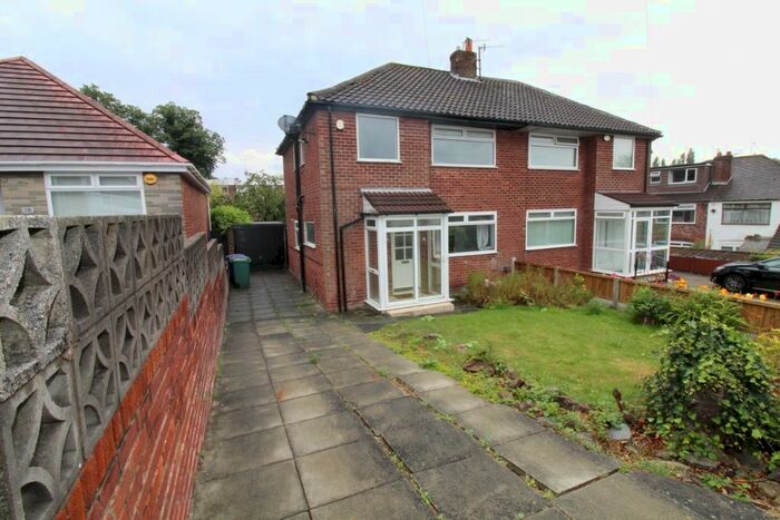 3 Bedroom Semi-Detached House To Rent In Merrion Close, Woolton, L25