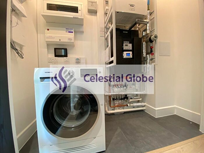 1 Bedroom Flat To Rent In Piazza Walk, London, E1