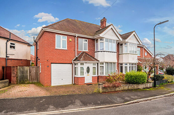 4 Bedroom Semi-Detached House To Rent In Pirrie Close, Southampton, Hampshire, SO15