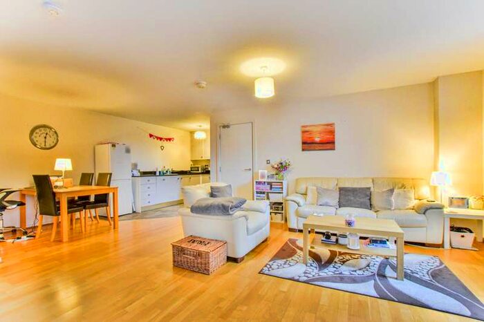 2 Bedroom Apartment To Rent In City Gate, Blantyre Street, Manchester, M15