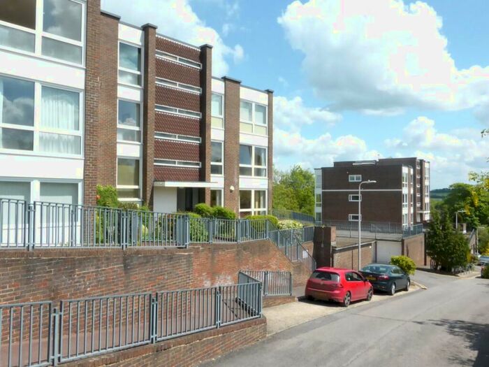 2 Bedroom Flat To Rent In Hartslock Court, Pangbourne, RG8