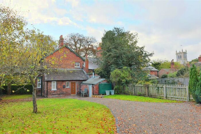 2 Bedroom End Of Terrace House To Rent In Main Street, Escrick, York, YO19