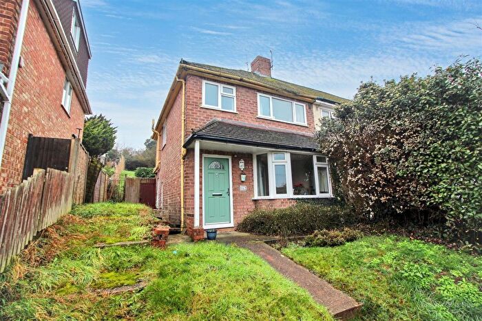 3 Bedroom End Terrace House For Sale In Thirlmere Avenue, Tilehurst, Reading, RG30