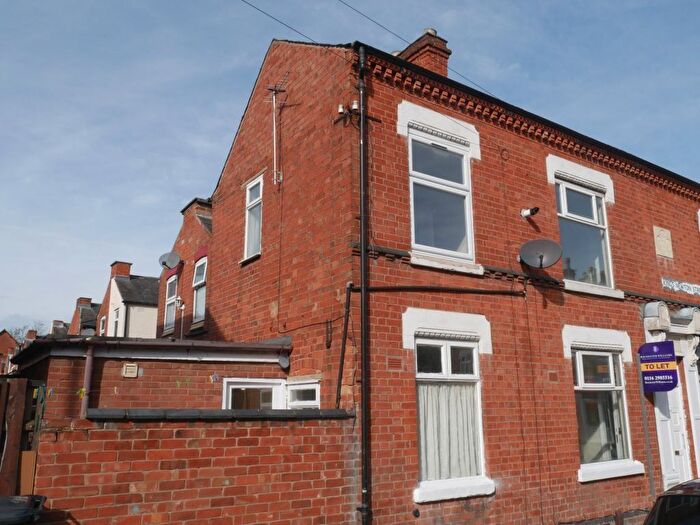 3 Bedroom Semi-Detached House To Rent In Kings Newton Street, Leicester, LE2