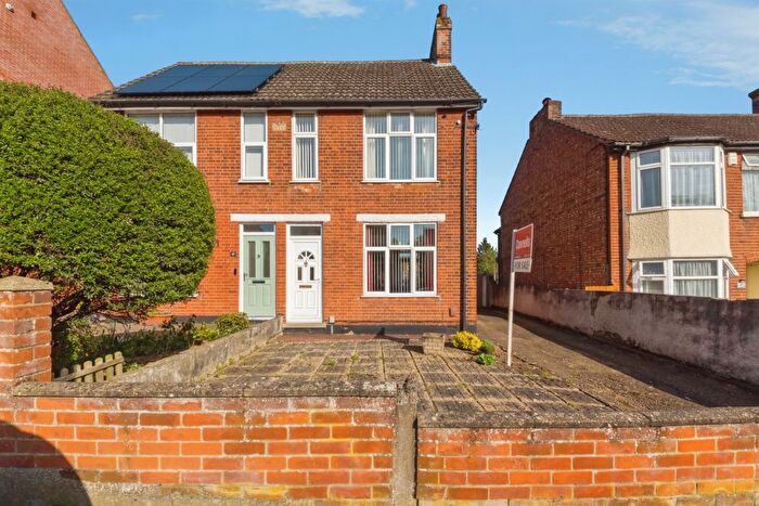 3 Bedroom Semi Detached House For Sale In Alan Road, Ipswich, IP3