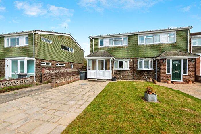 3 Bedroom Semi-Detached House For Sale In Kings Road, Cowplain, Waterlooville, PO8