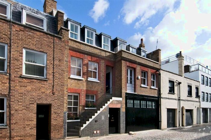 2 Bedroom Maisonette To Rent In Weymouth Mews, Marylebone, London, W1G